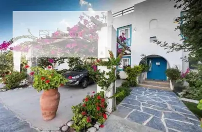 Chalet - 3 Bedrooms - 3 Bathrooms for sale in Mountain View - Ras Al Hekma - North Coast