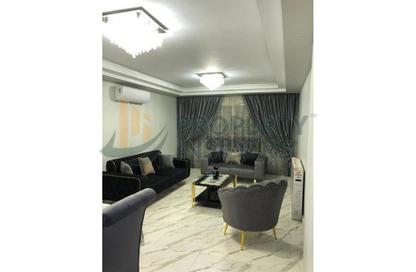 شقة - 2 غرف نوم - 2 حمامات للايجار في شارع صلاح الدين مصطفي - المهندسين - الجيزة