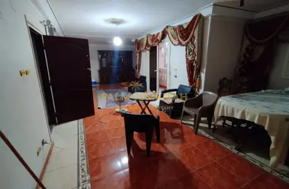 شقة - 3 غرف نوم - 2 حمامات للبيع في شارع خليل حماده - ميامي - حي اول المنتزة - الاسكندرية