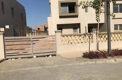 فيلا - 8 غرف نوم - 8 حمامات للبيع في جولف فيوز - طريق مصر اسكندرية الصحراوي - مدينة 6 أكتوبر - الجيزة