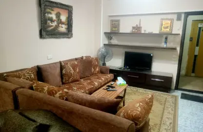 شقة - 3 غرف نوم - 2 حمامات للايجار في شارع محمد طلعت - العجوزة - الجيزة