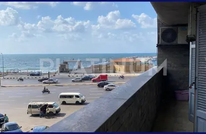 Apartment - 3 Bedrooms - 3 Bathrooms for sale in Al Geish Road - Laurent - Hay Sharq - Alexandria