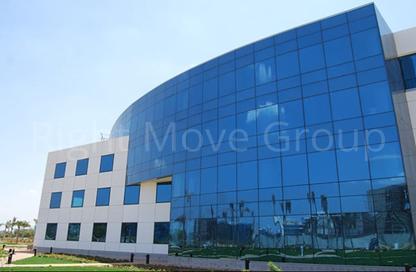 Office Space - Studio - 4 Bathrooms for sale in Smart Village - Cairo Alexandria Desert Road - 6 October City - Giza