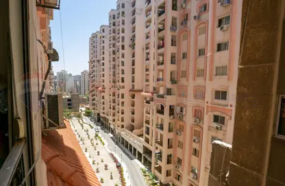 شقة - 3 غرف نوم - 2 حمامات للبيع في لوران - حي شرق - الاسكندرية