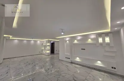 Apartment - 3 Bedrooms - 3 Bathrooms for rent in 10th Sector - Zahraa El Maadi - Hay El Maadi - Cairo