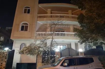 Apartment - 4 Bedrooms - 3 Bathrooms for rent in 1st District - Sheikh Zayed City - Giza