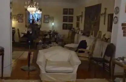 Apartment - 3 Bedrooms - 2 Bathrooms for sale in Hassan Assem St. - Zamalek - Cairo