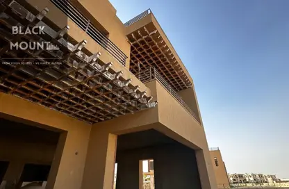 Villa - 6 Bedrooms - 6 Bathrooms for sale in New Giza - Cairo Alexandria Desert Road - 6 October City - Giza