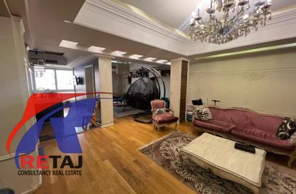 Apartment - 2 Bedrooms - 2 Bathrooms for sale in Emroa Al Qays St. - Al Hadiqah Al Dawliyah - 7th District - Nasr City - Cairo