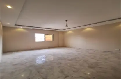 شقة - 3 غرف نوم - 2 حمامات للبيع في شارع امتداد مكرم عبيد - مساكن المهندسين - مدينة نصر - القاهرة