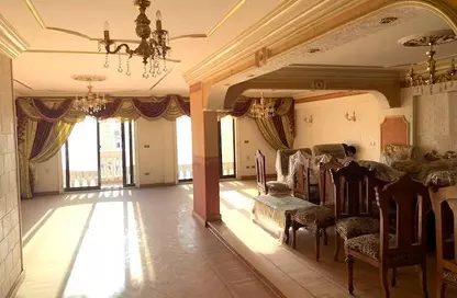 Apartment - 4 Bedrooms - 2 Bathrooms for sale in Al Kanesa Al Angelaya St. - Stanley - Hay Sharq - Alexandria