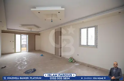 شقة - 3 غرف نوم - 1 حمام للبيع في شارع ملك حفني - المندرة - حي ثان المنتزة - الاسكندرية