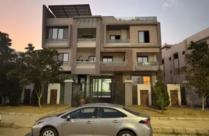 شقة - 3 غرف نوم - 3 حمامات للبيع في حي النادي - مدينة الشروق - القاهرة