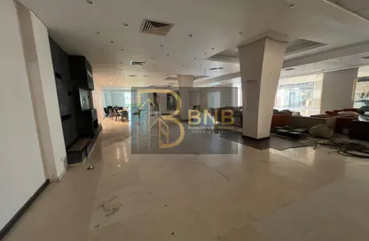 محل تجاري - استوديو - 1 حمام للايجار في وان قطامية - كمبوندات القطامية - القطامية - مدينة القاهرة الجديدة - القاهرة