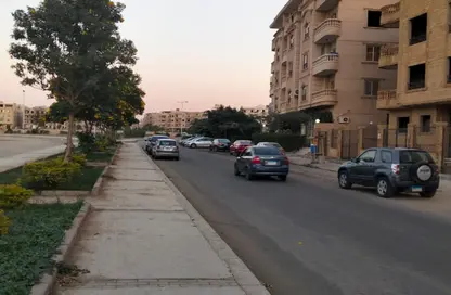 شقة - 4 غرف نوم - 3 حمامات للبيع في المجاورة الاولي - المنطقة الخامسة - مدينة الشروق - القاهرة