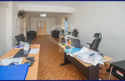 Apartment - 2 Bedrooms - 1 Bathroom for sale in Amin Yehia St. - Zezenia - Hay Sharq - Alexandria