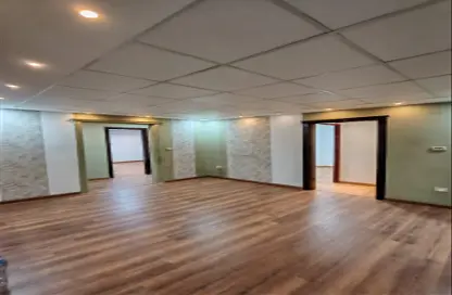 مساحات مكتبية - استوديو - 2 حمامات للايجار في شارع جامعة الدول العربية - المهندسين - الجيزة