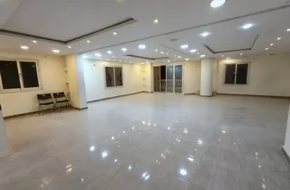 Office Space - Studio - 4 Bathrooms for rent in New Maadi - Hay El Maadi - Cairo