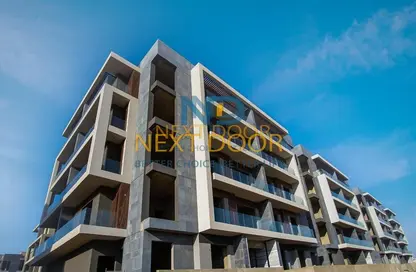 Apartment - 3 Bedrooms - 3 Bathrooms for sale in El Patio Oro - 5th Settlement Compounds - The 5th Settlement - New Cairo City - Cairo