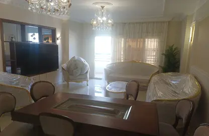 شقة - 3 غرف نوم - 2 حمامات للايجار في البوابة الرابعة القديمة - حورس - حدائق الاهرام - الجيزة