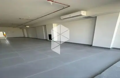 محل تجاري - استوديو - 2 حمامات للايجار في شارع التسعين الجنوبي - التجمع الخامس - مدينة القاهرة الجديدة - القاهرة