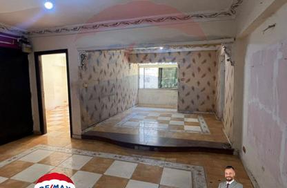 Apartment - 2 Bedrooms - 1 Bathroom for sale in Mahmoud Al Essawy St. - Miami - Hay Awal El Montazah - Alexandria