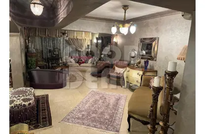 Apartment - 3 Bedrooms - 3 Bathrooms for sale in Fareed Semeika St. - El Hegaz Square - El Nozha - Cairo