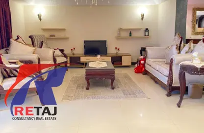 Apartment - 3 Bedrooms - 3 Bathrooms for rent in Zakaria Othman St. - 8th Zone - Nasr City - Cairo