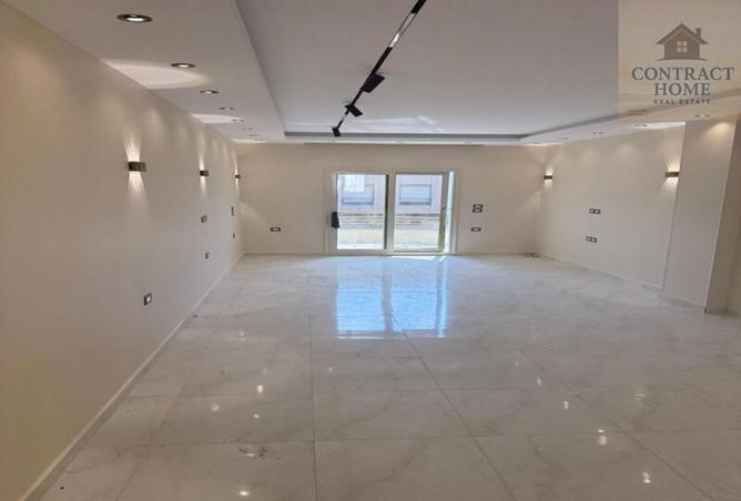 8096463 - Property Image 2