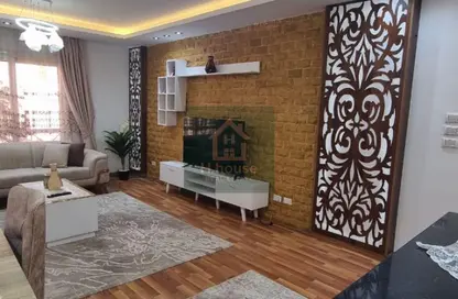 Apartment - 2 Bedrooms - 1 Bathroom for rent in Talaat Mostafa St. - Rehab City Second Phase - Al Rehab - New Cairo City - Cairo