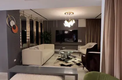 Villa - 5 Bedrooms - 5 Bathrooms for sale in Upville - Cairo Alexandria Desert Road - 6 October City - Giza
