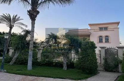 Villa - 5 Bedrooms - 5 Bathrooms for sale in Street 10 - Greens - 6th District - Sheikh Zayed City - Giza