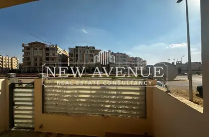 Apartment - 2 Bedrooms - 1 Bathroom for sale in South Lotus - El Lotus - New Cairo City - Cairo