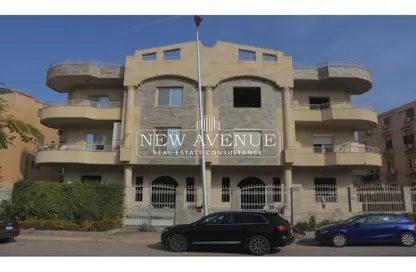 Apartment - 3 Bedrooms - 3 Bathrooms for sale in Al Narges 4 - Al Narges - New Cairo City - Cairo