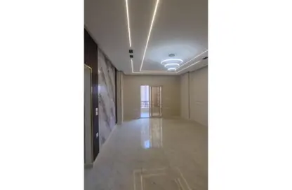 Apartment - 3 Bedrooms - 2 Bathrooms for sale in Palm Resort 1 - Cairo - Ismailia Desert Road - Cairo Apartment - 3 Bedrooms - 2 Bathrooms for sale in Palm Resort 1 - Cairo - Ismailia Desert Road - Cairo