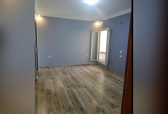 8180485 - Property Image 2