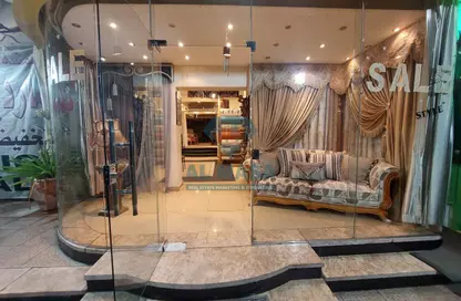 Shop - Studio - 1 Bathroom for sale in Moez Al Dawla St. - 6th Zone - Nasr City - Cairo