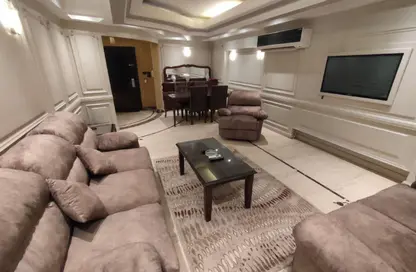 Apartment - 3 Bedrooms - 2 Bathrooms for rent in Anwar Al Mufti St. - 1st Zone - Nasr City - Cairo