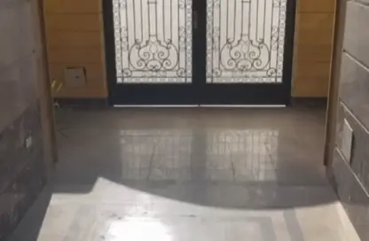 Apartment - 3 Bedrooms - 2 Bathrooms for sale in Ganoob El Acadimia - New Cairo City - Cairo