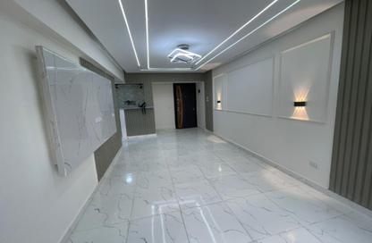 Apartment - 2 Bedrooms - 1 Bathroom for rent in Degla Palms - Al Wahat Road - 6 October City - Giza