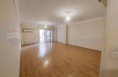 Apartment - 3 Bedrooms - 2 Bathrooms for rent in Kafr Abdo - Roushdy - Hay Sharq - Alexandria