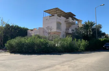 Villa - 5 Bedrooms - 3 Bathrooms for sale in Yasmine compound - 6 October Compounds - 6 October City - Giza