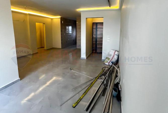 8051736 - Property Image 3