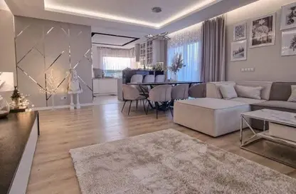 Apartment - 3 Bedrooms - 3 Bathrooms for sale in Stone Residence - 5th Settlement Compounds - The 5th Settlement - New Cairo City - Cairo