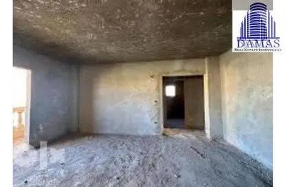 Apartment - 3 Bedrooms - 2 Bathrooms for sale in Bait Alwatan - The 5th Settlement - New Cairo City - Cairo