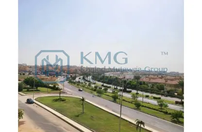 Apartment - 4 Bedrooms - 3 Bathrooms for sale in Area B - Ganoob El Acadimia - New Cairo City - Cairo