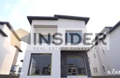 Twin House - 4 Bedrooms - 5 Bathrooms for sale in Creek Town - The 1st Settlement - New Cairo City - Cairo