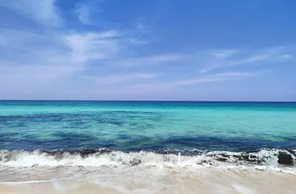 (بنتهاوس  (روف - 2 غرف نوم - 2 حمامات للبيع في سمر - راس الحكمة - الساحل الشمالي