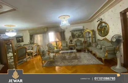 Apartment - 6 Bedrooms - 3 Bathrooms for sale in Kamal Eldin Salah St. - Smouha - Hay Sharq - Alexandria