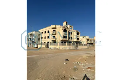 Villa - 7+ Bedrooms - 6 Bathrooms for sale in Tamr Hena - 5th Settlement Compounds - The 5th Settlement - New Cairo City - Cairo